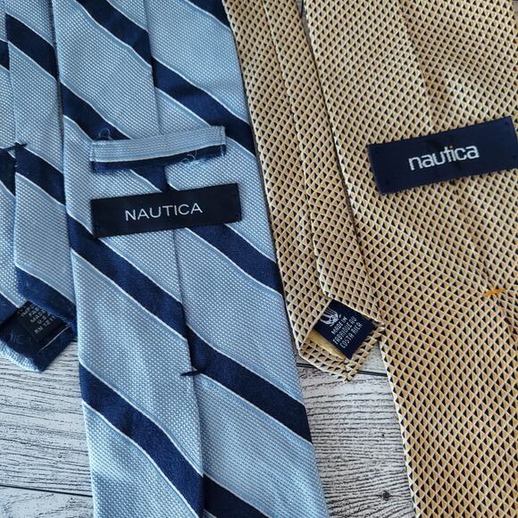 Nautica Men's Neckties 100% Silk Blue Navy Blue Yellow Ties Lot of 2 - Picture 2 of 5